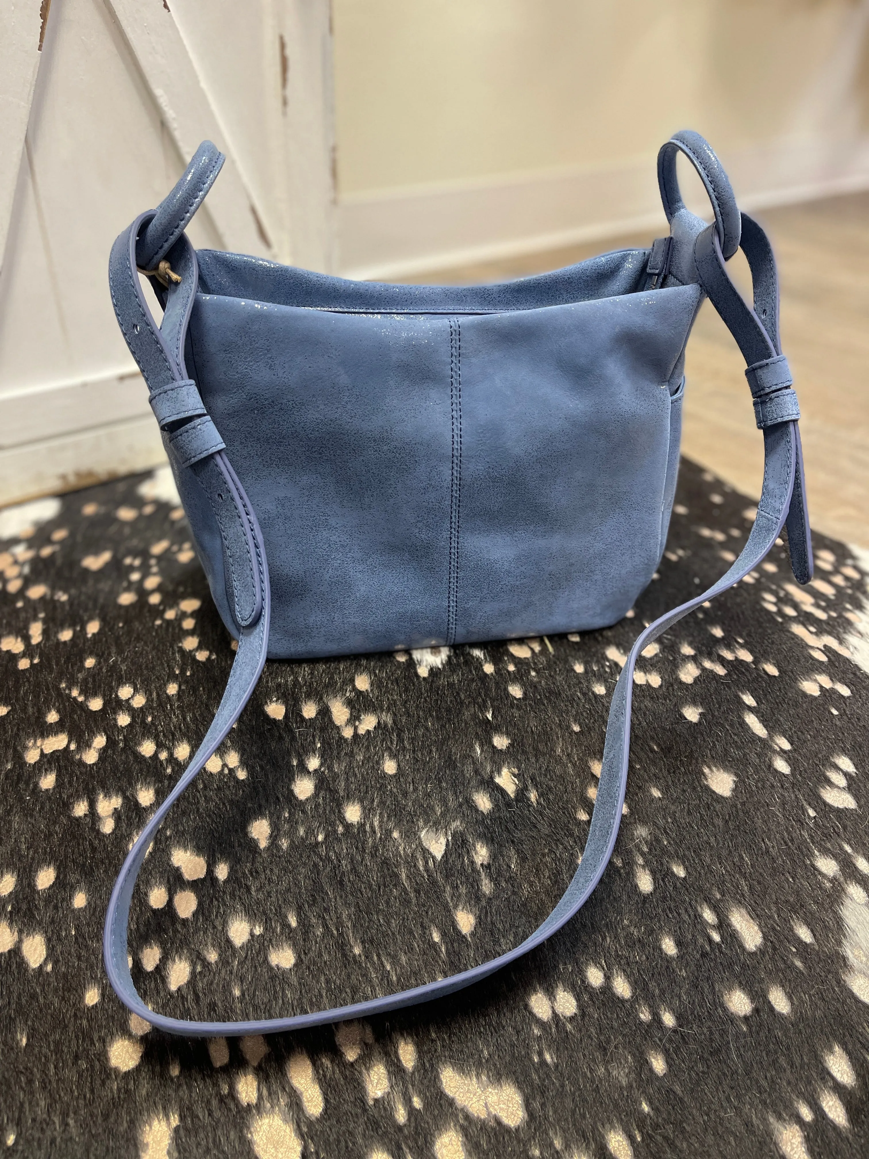 Hobo Sheila Crossbody