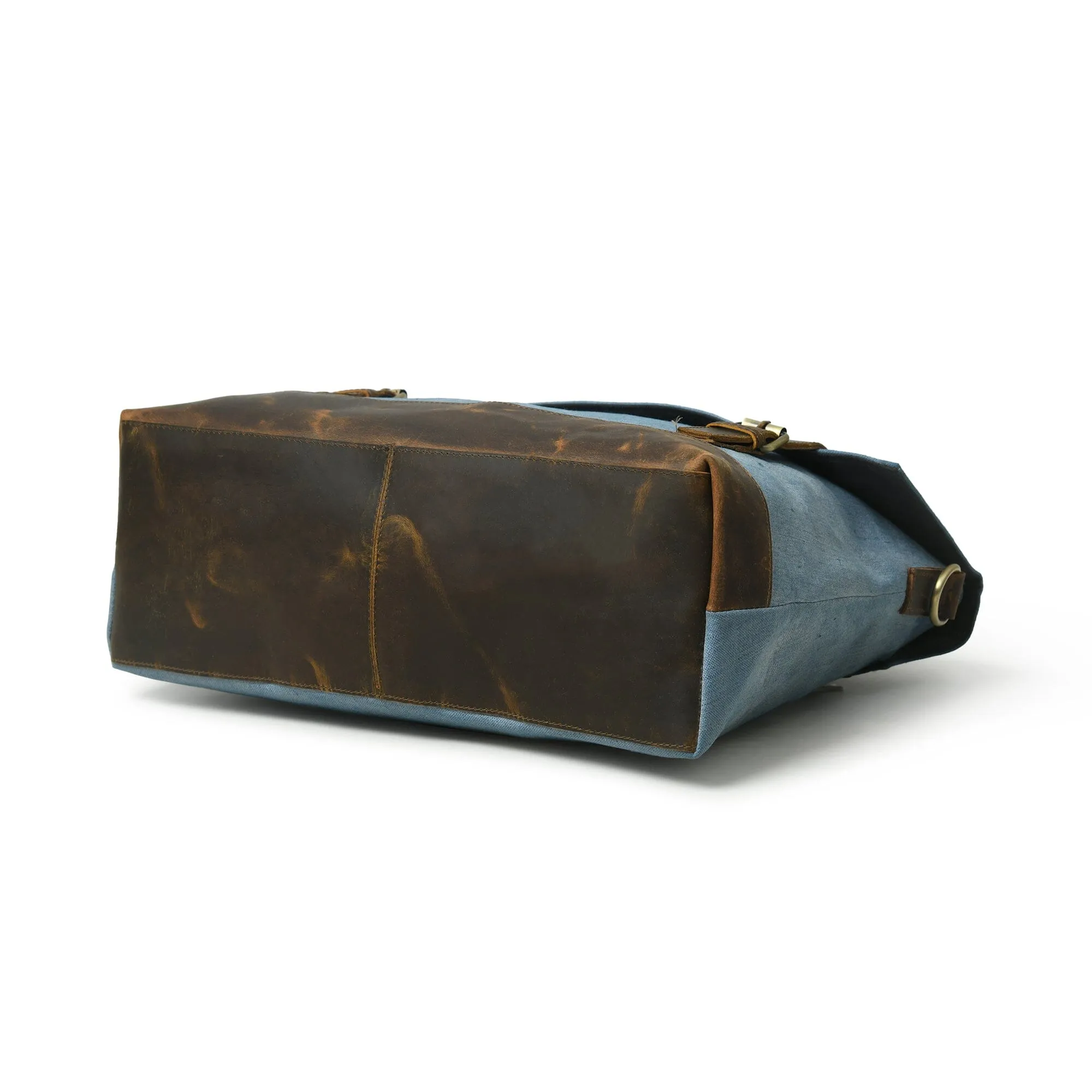 The Artic Messenger Bag